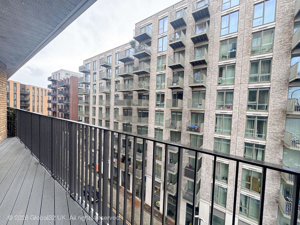 Property photo 2 of 9 Balcony