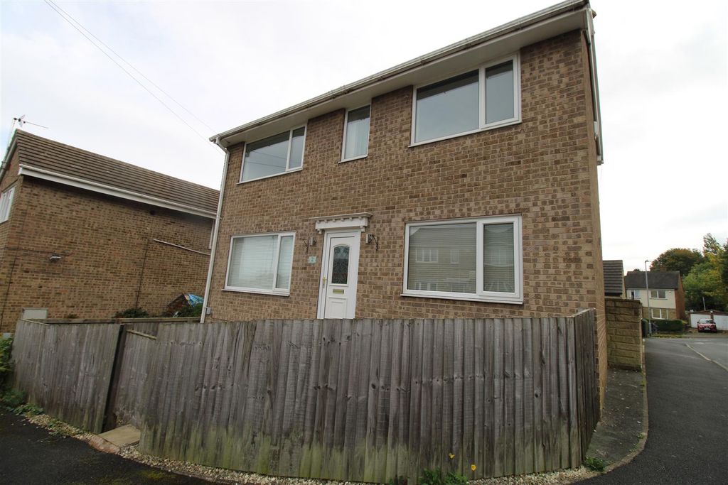 Property photo 1 of 17 Front External