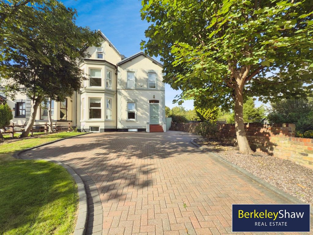 Property photo 1 of 39