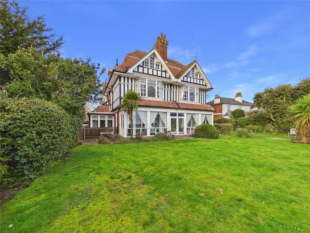 Additional image 16 of 3 bed flat for saleHamilton Gardens, Felixstowe, Suffolk IP11