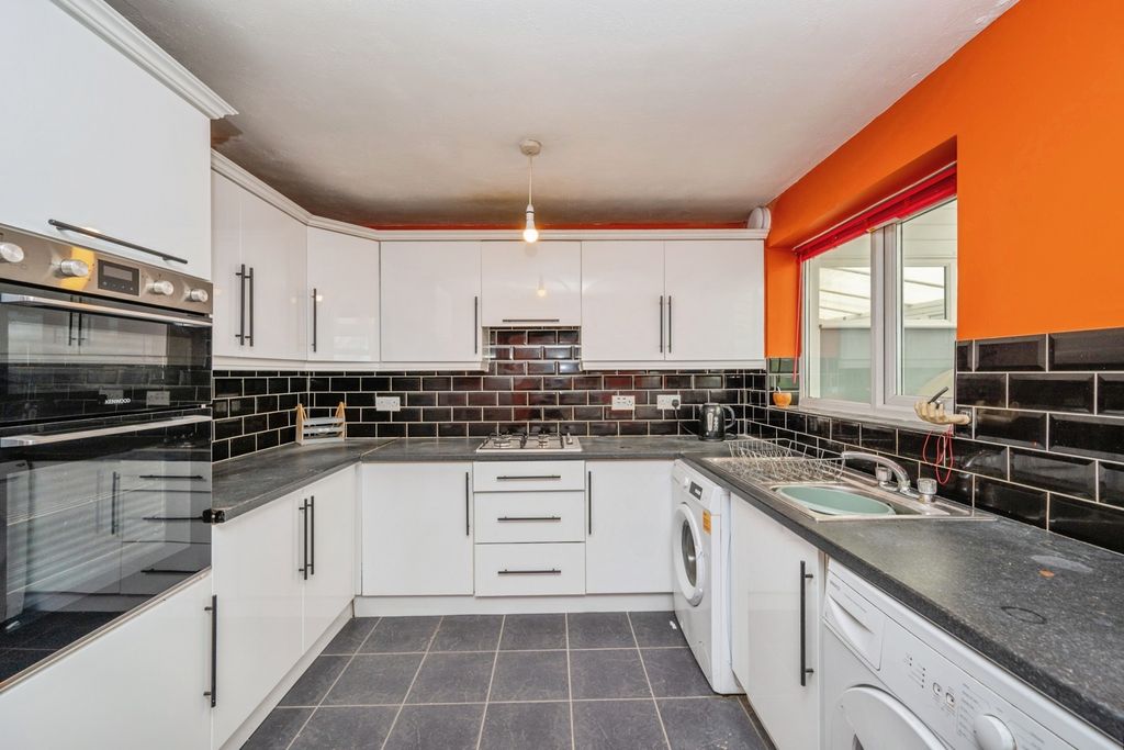 Property photo 3 of 24 Pbox-Img.Jpg