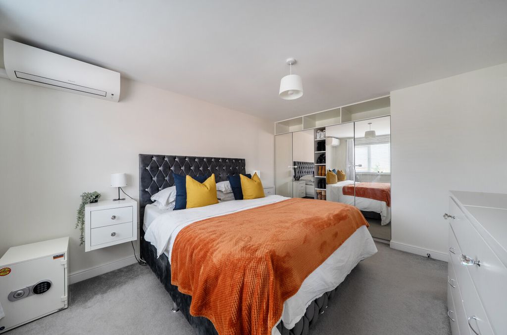 Additional image 9 of 4 bed semi-detached house for saleGalton Way, Warfield, Bracknell, Berkshire RG42