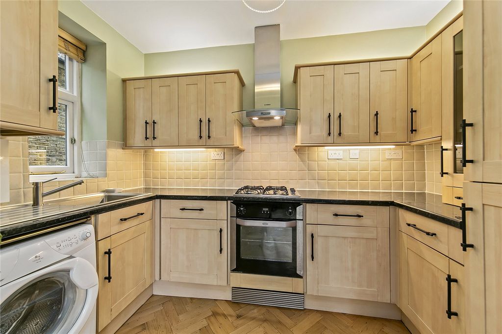 Property photo 3 of 16 Picture No. 02