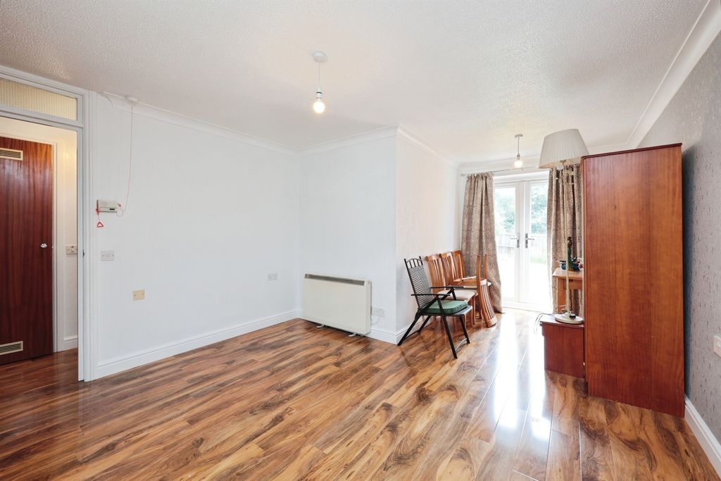 Property photo 3 of 11