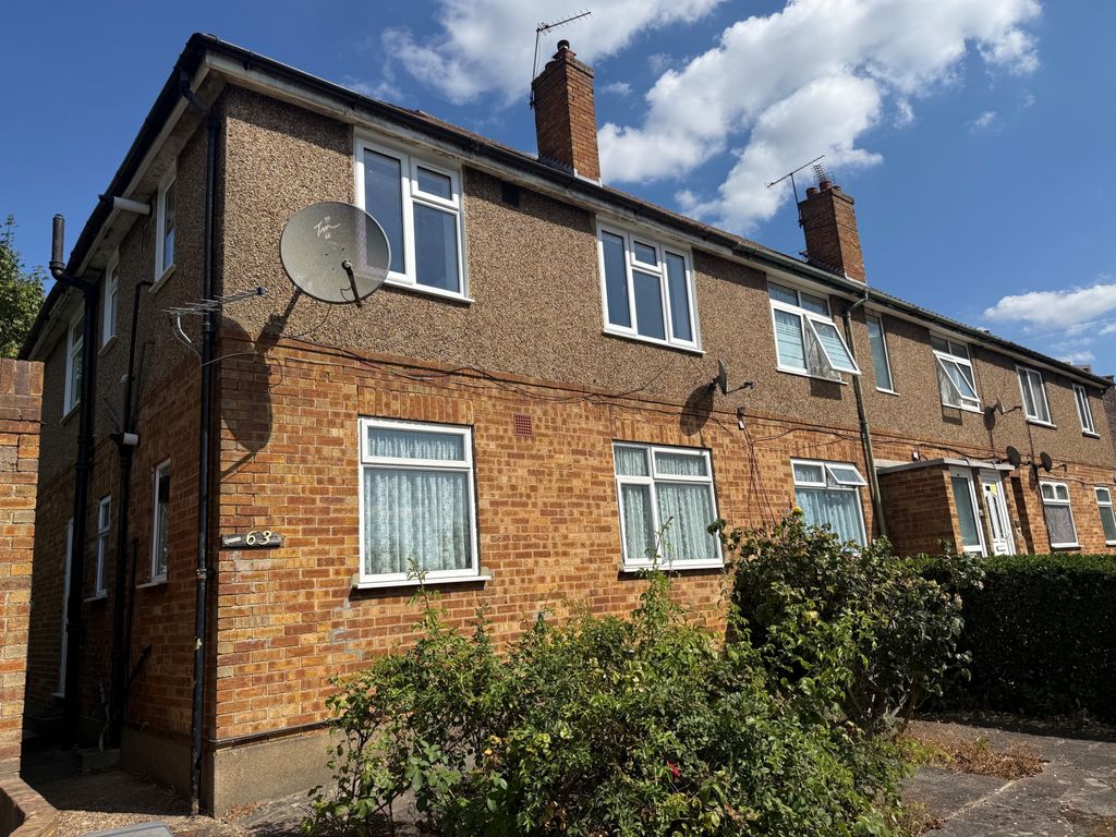 Property photo 1 of 7 2 Bedroom Maisonette
