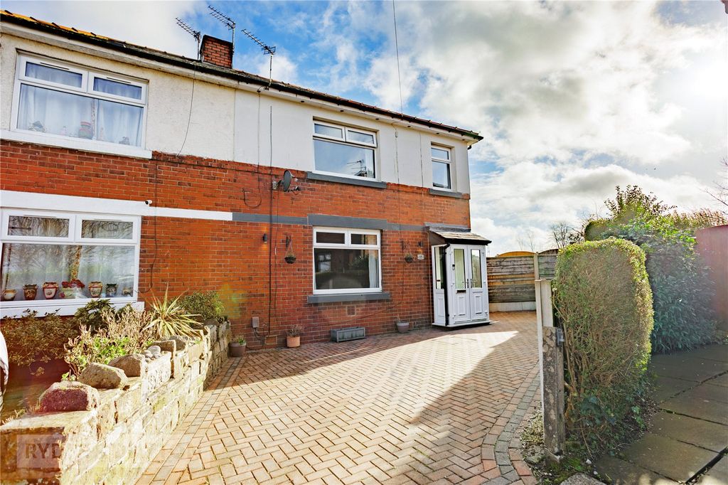 Property photo 2 of 22 Front