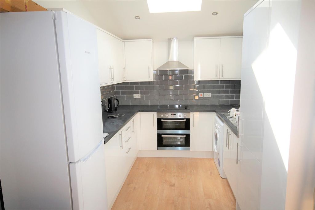 Property photo 2 of 14 176Mose5.Jpg