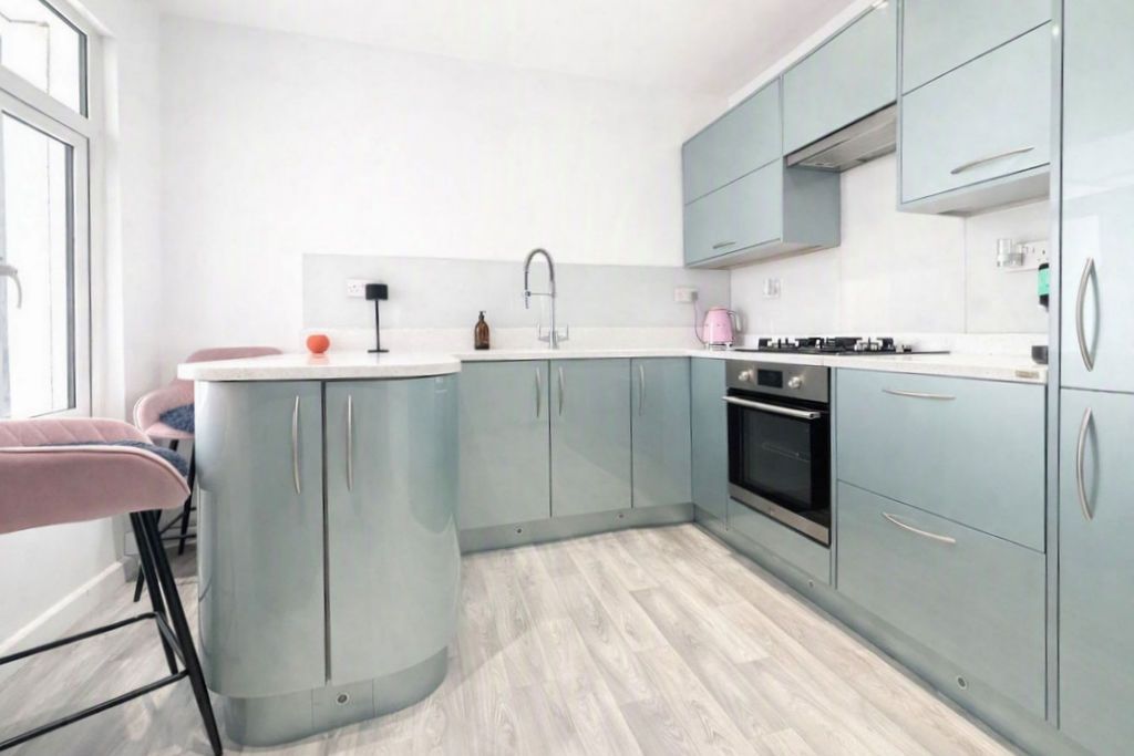 Property photo 1 of 18 Kitchen