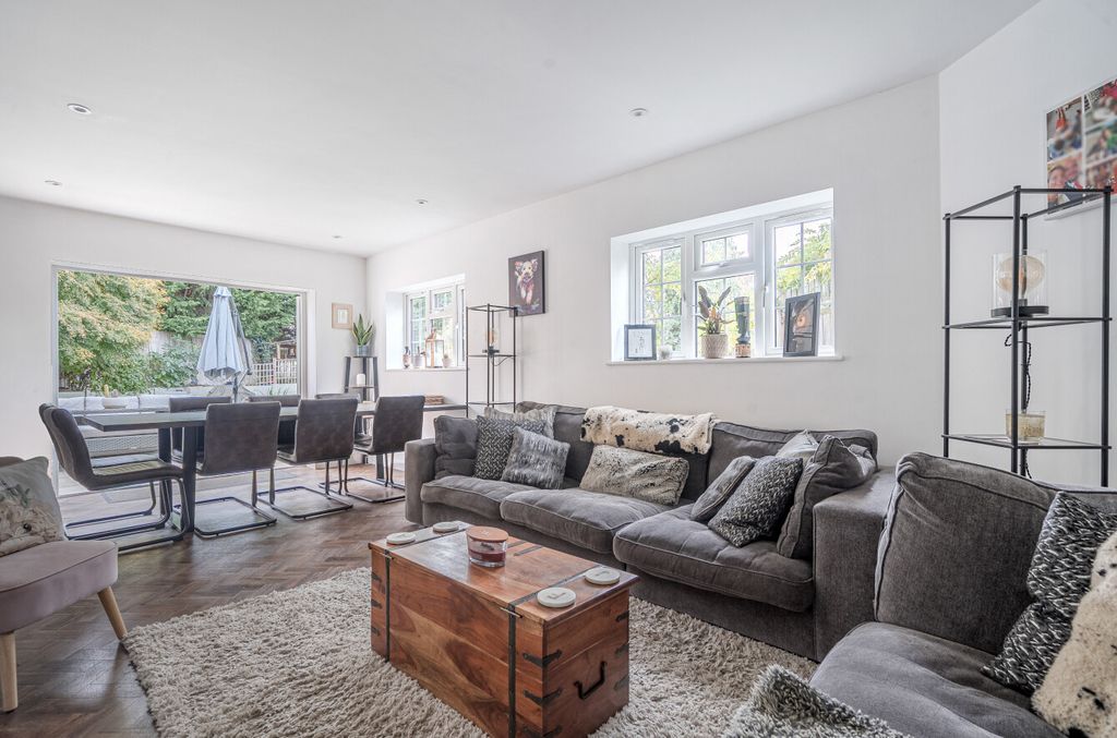 Property photo 3 of 32 1374106-13-6903c6...