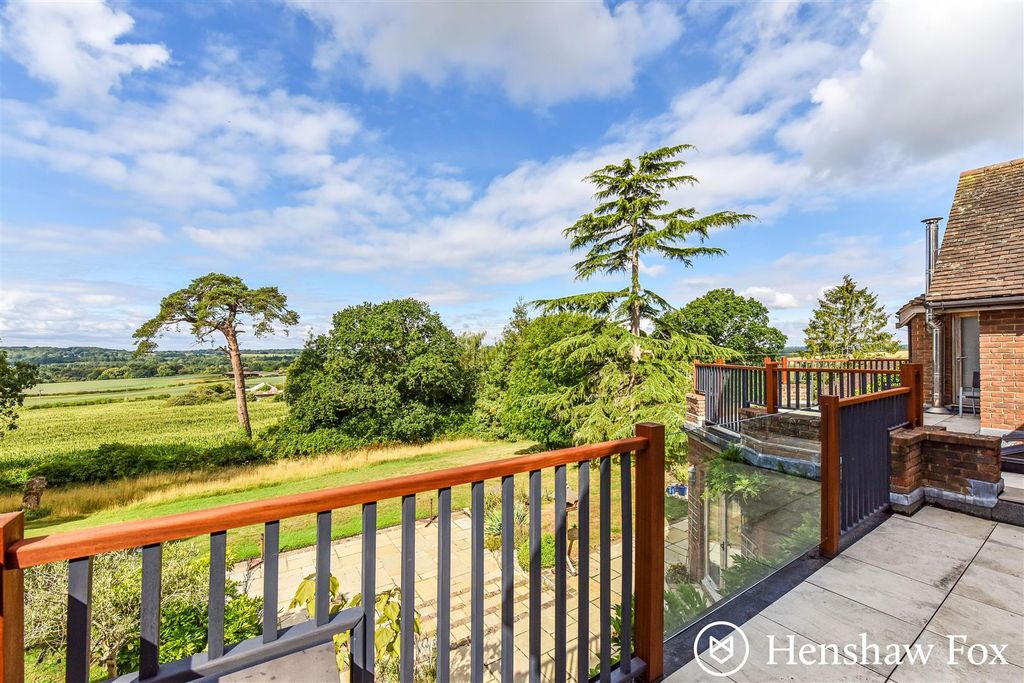 Property photo 3 of 47 Ph1_6123184 - Copy.Jpg