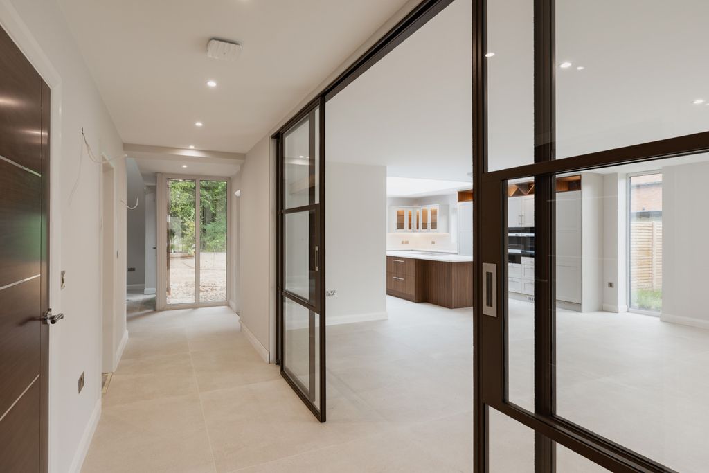 Property photo 3 of 19 Hallway