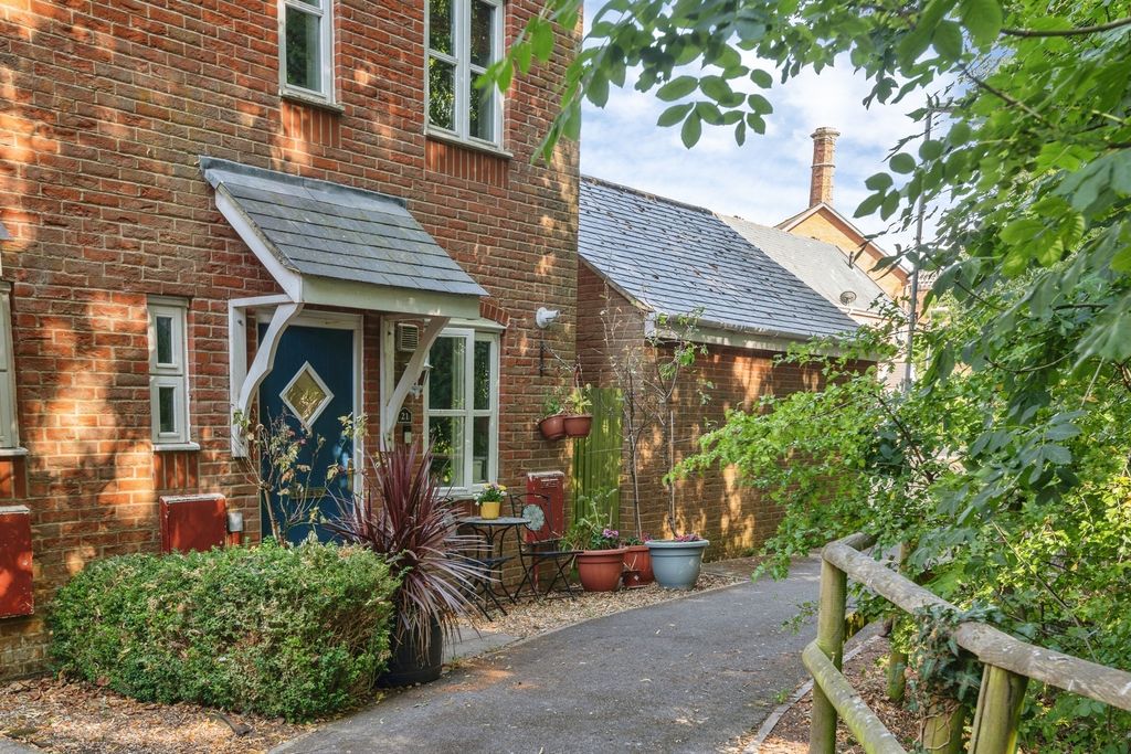 Property photo 1 of 20
