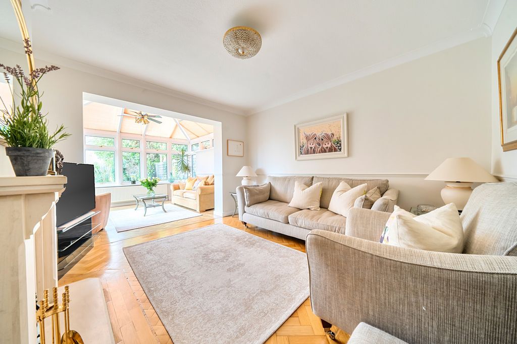 Property photo 3 of 34 Reception