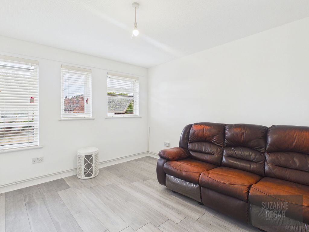 Property photo 1 of 12 Cam05192G0-Pr0354-Still006