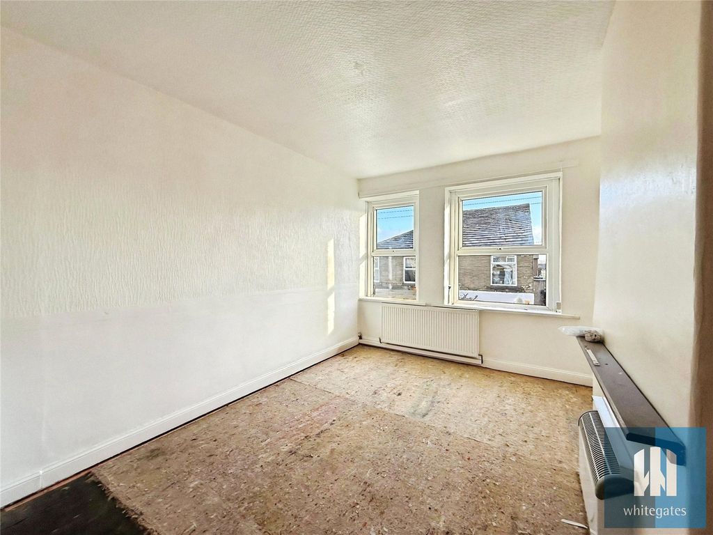 Property photo 3 of 6 Picture No. 12