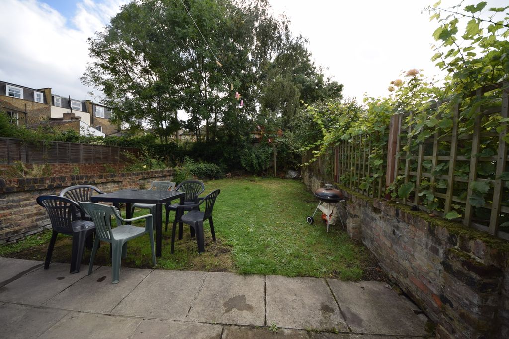 Property photo 3 of 11