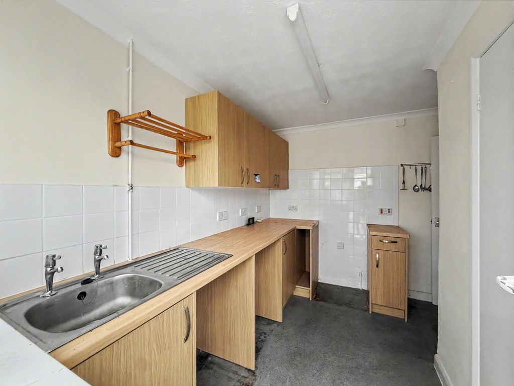 Property photo 2 of 7 Img6811