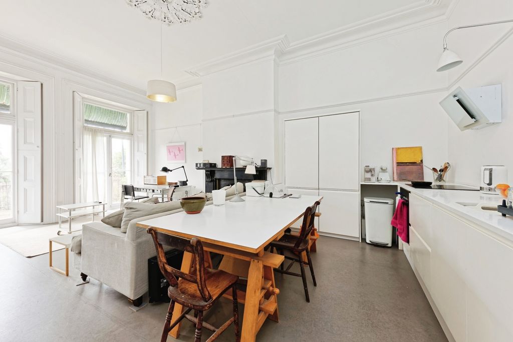 Property photo 3 of 18 Pbox-Img.Jpg