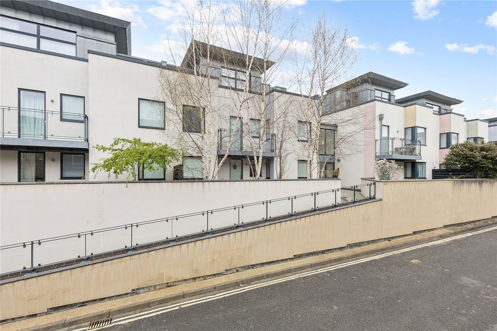 Property photo 1 of 19 Picture No. 02