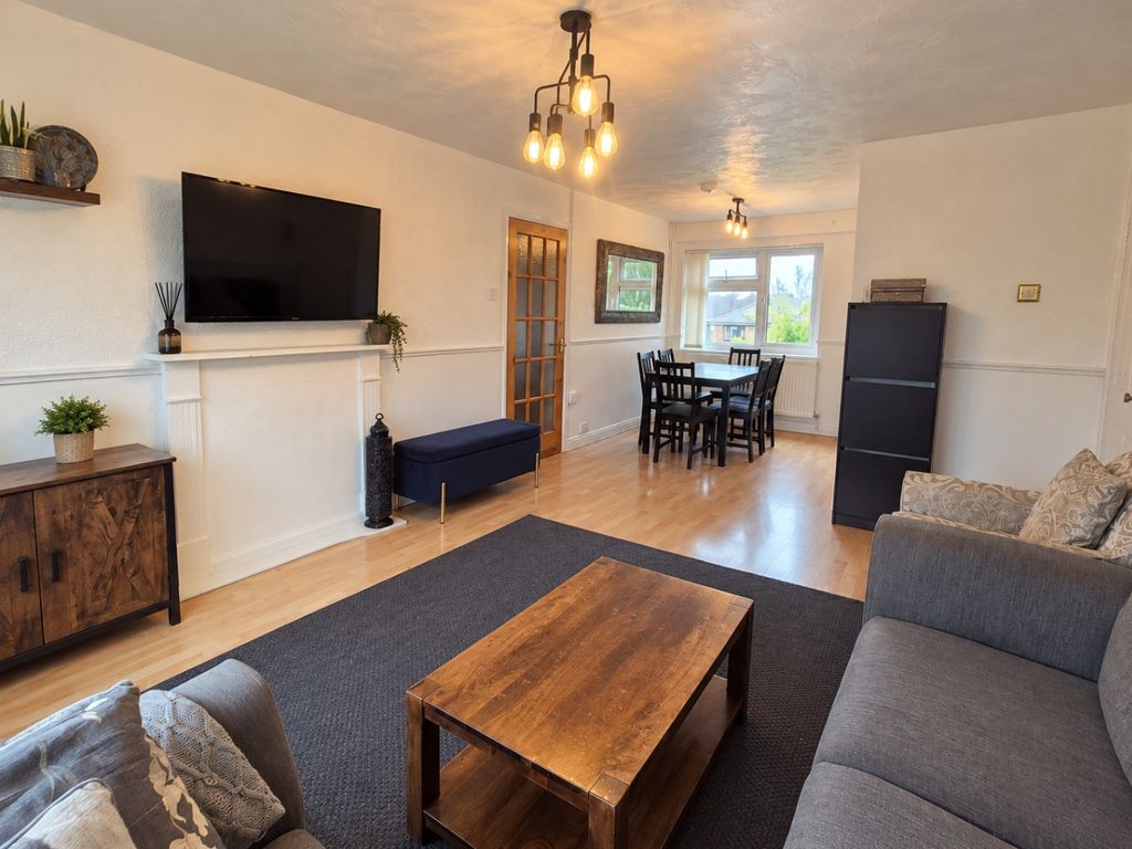 Property photo 2 of 8 5699952