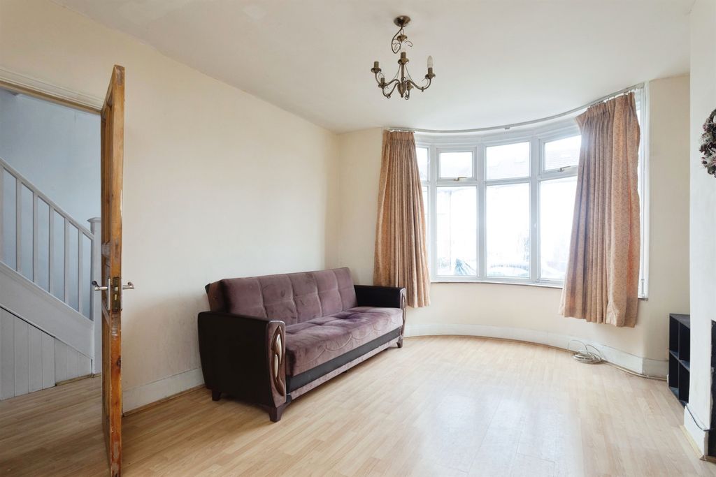 Property photo 2 of 16