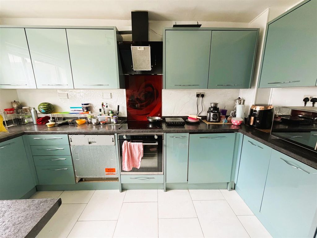 Property photo 3 of 12 9.Jpg
