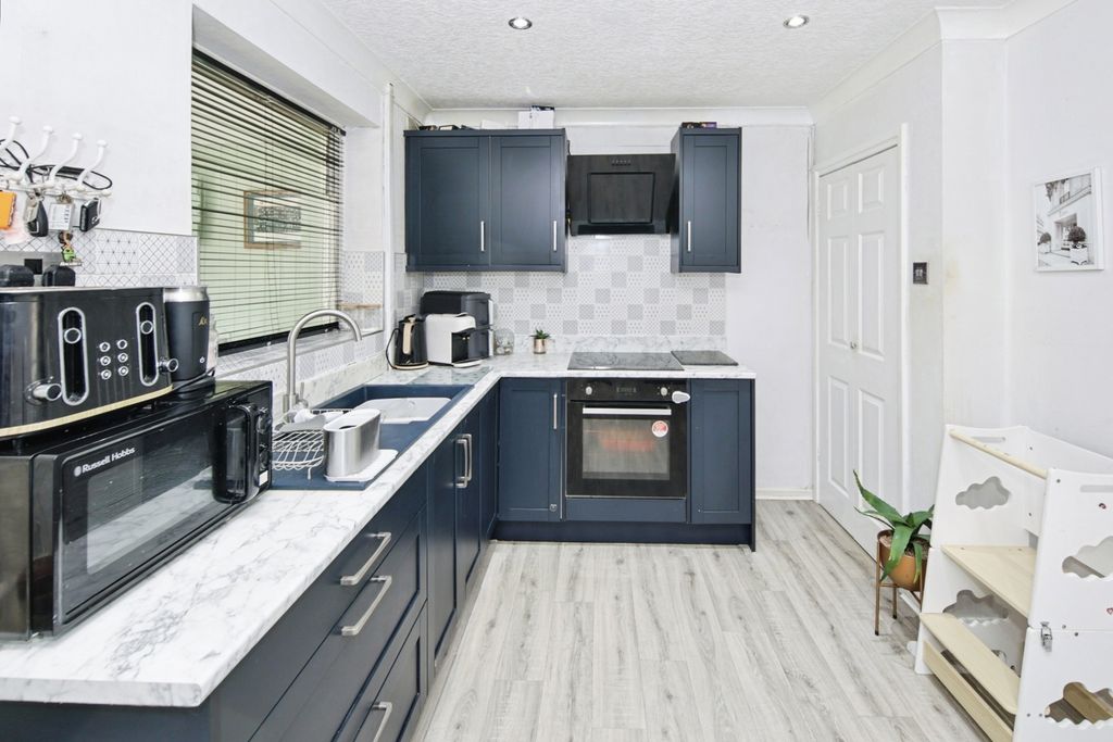 Property photo 3 of 19 Pbox-Img.Jpg