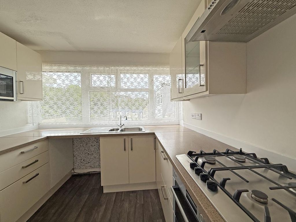 Property photo 3 of 14 Langley Crescent 58 - Kitchen Front.Jpg
