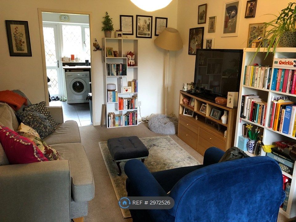 Property photo 3 of 7 Lounge