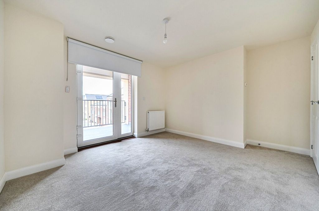 Property photo 3 of 21 Picture No. 01