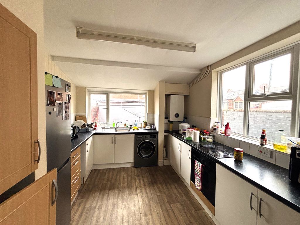 Property photo 2 of 30 Kitchen