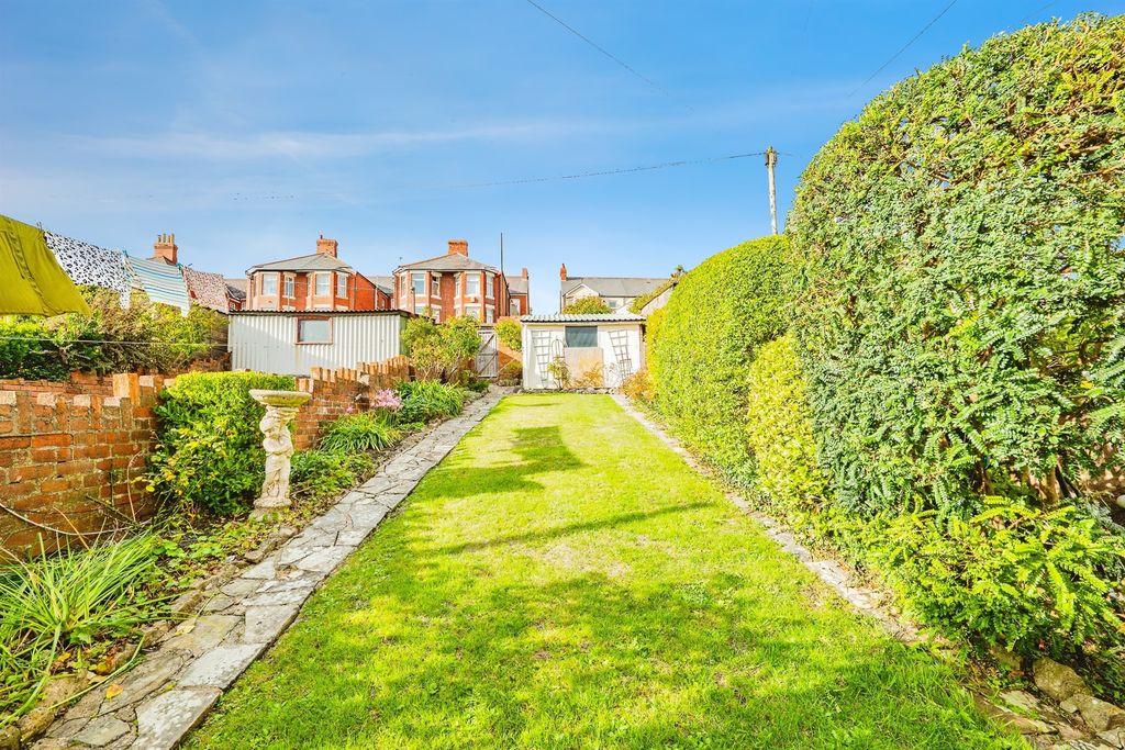 Property photo 3 of 17