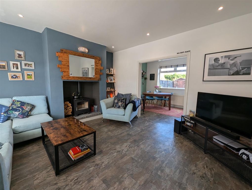 Property photo 2 of 13 Lounge