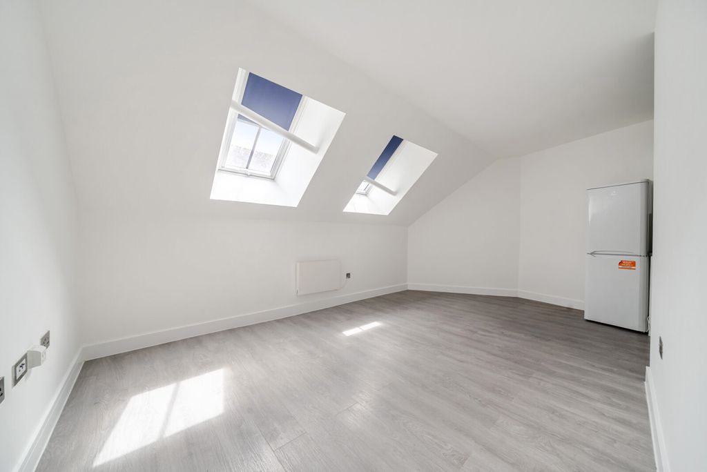 Property photo 3 of 10 1483280-3-6A3A6Ac...