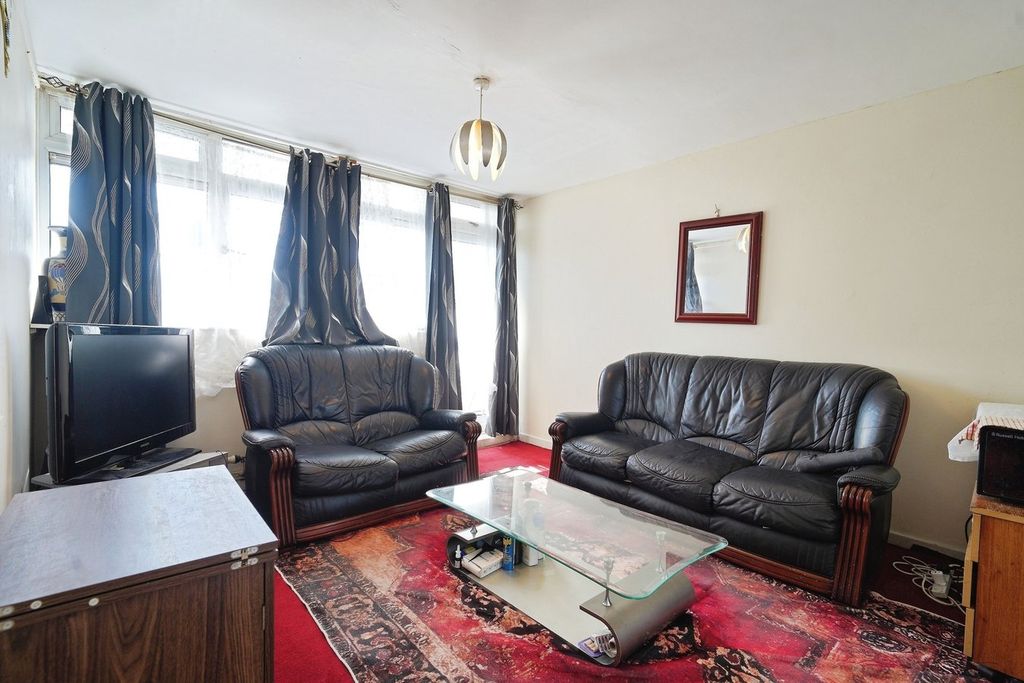 Property photo 3 of 14