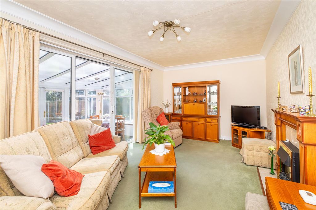 Property photo 2 of 21 Living Room