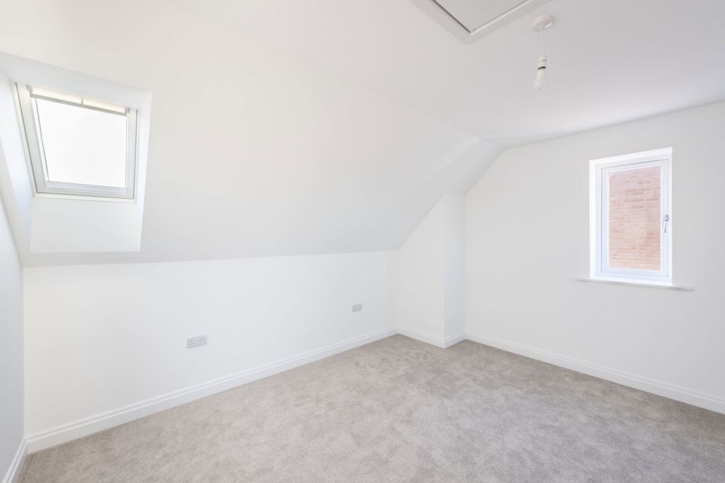 Property photo 3 of 45