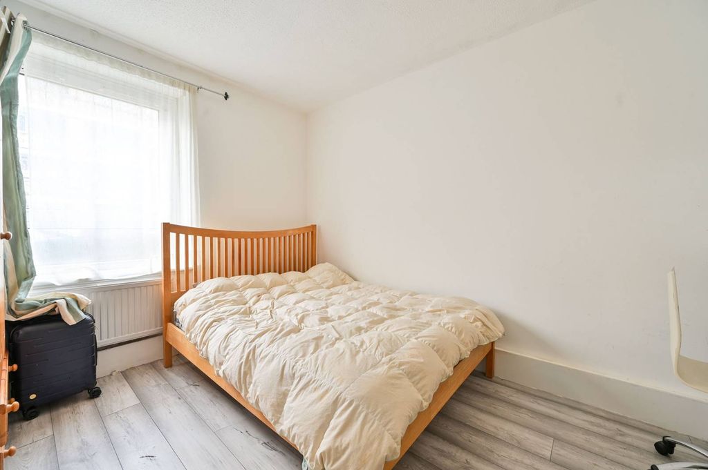 Property photo 3 of 5