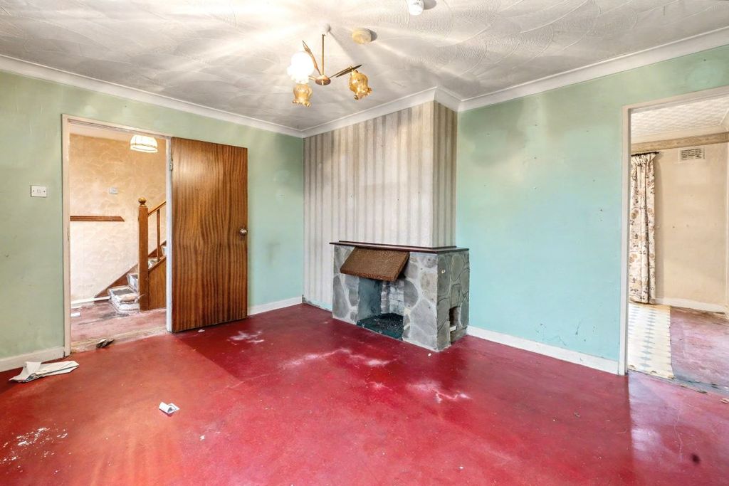 Property photo 2 of 12