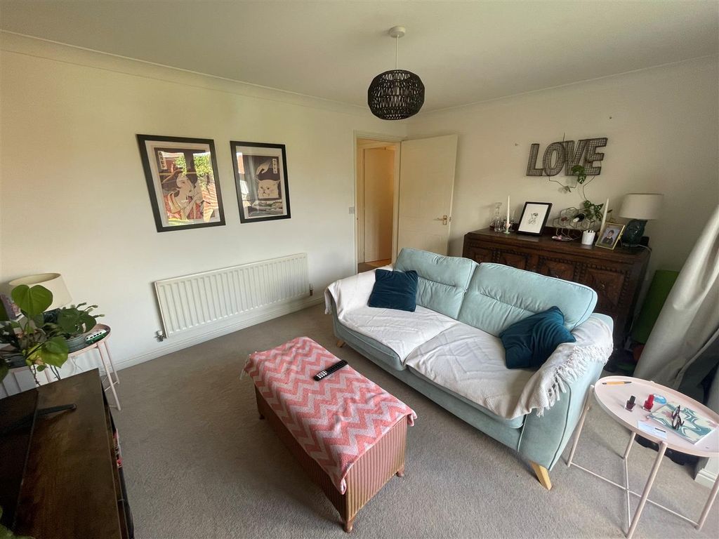 Property photo 3 of 16 Sitting Room.Jpg