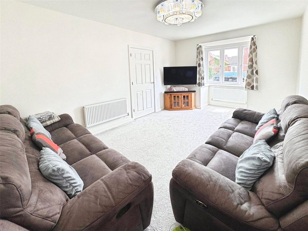 Property photo 2 of 15 Picture No. 11