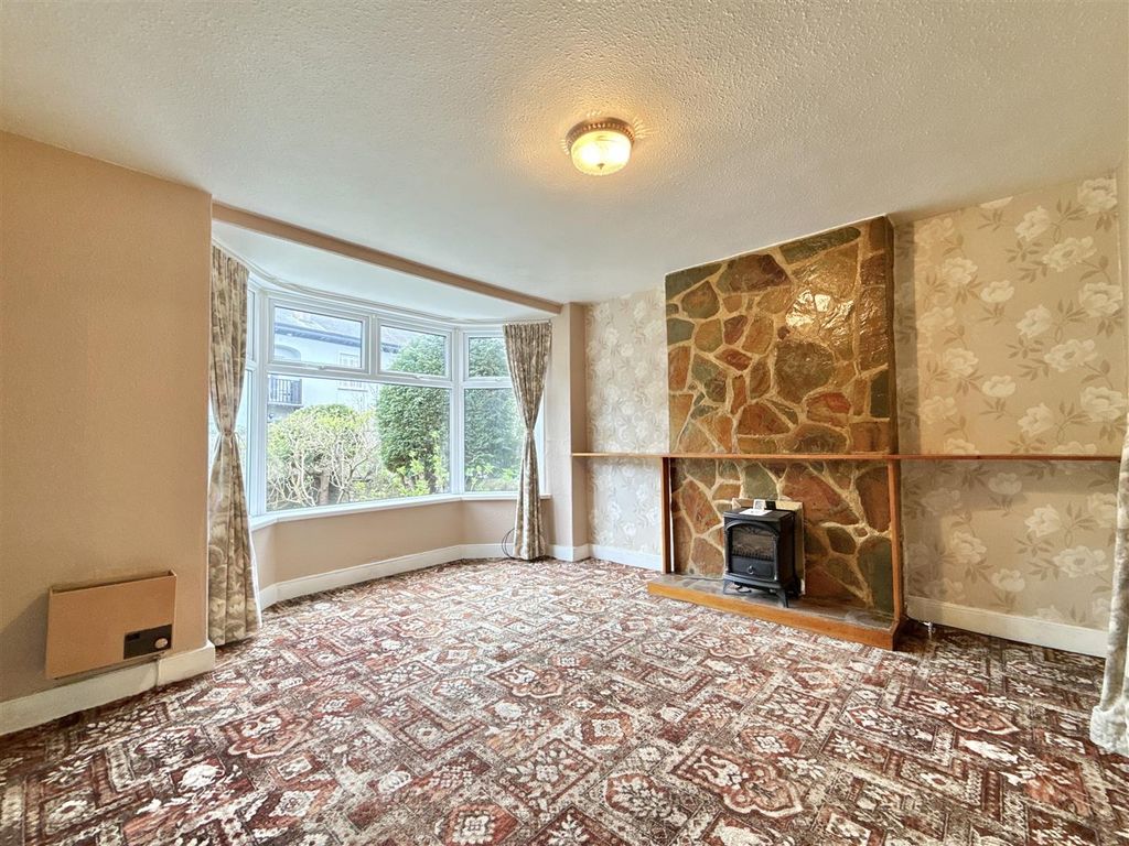 Property photo 2 of 21 Lounge_.Jpg