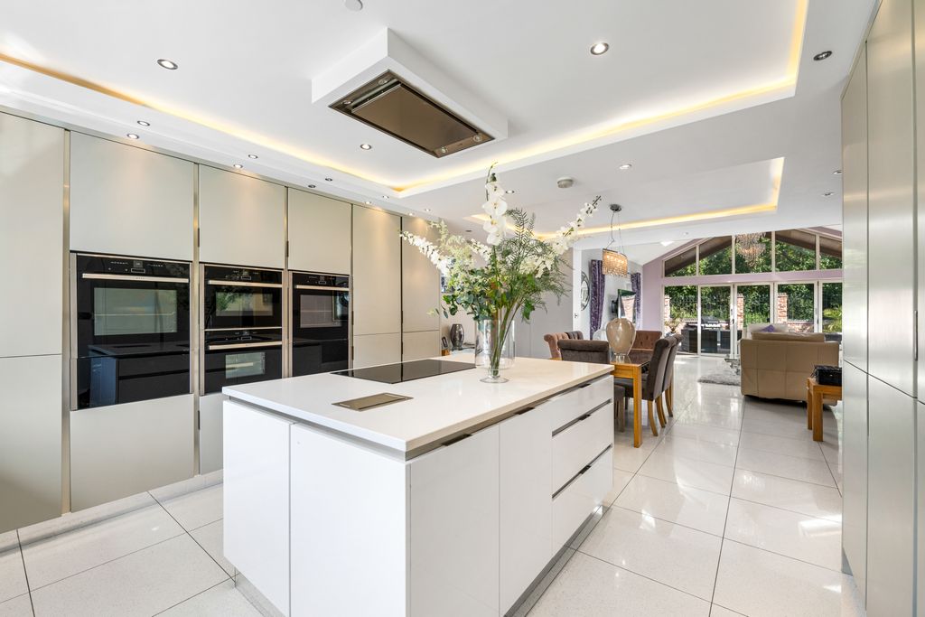 Property photo 2 of 29 49
