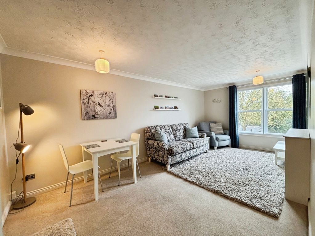 Property photo 3 of 11 Pbox-Img.Jpeg