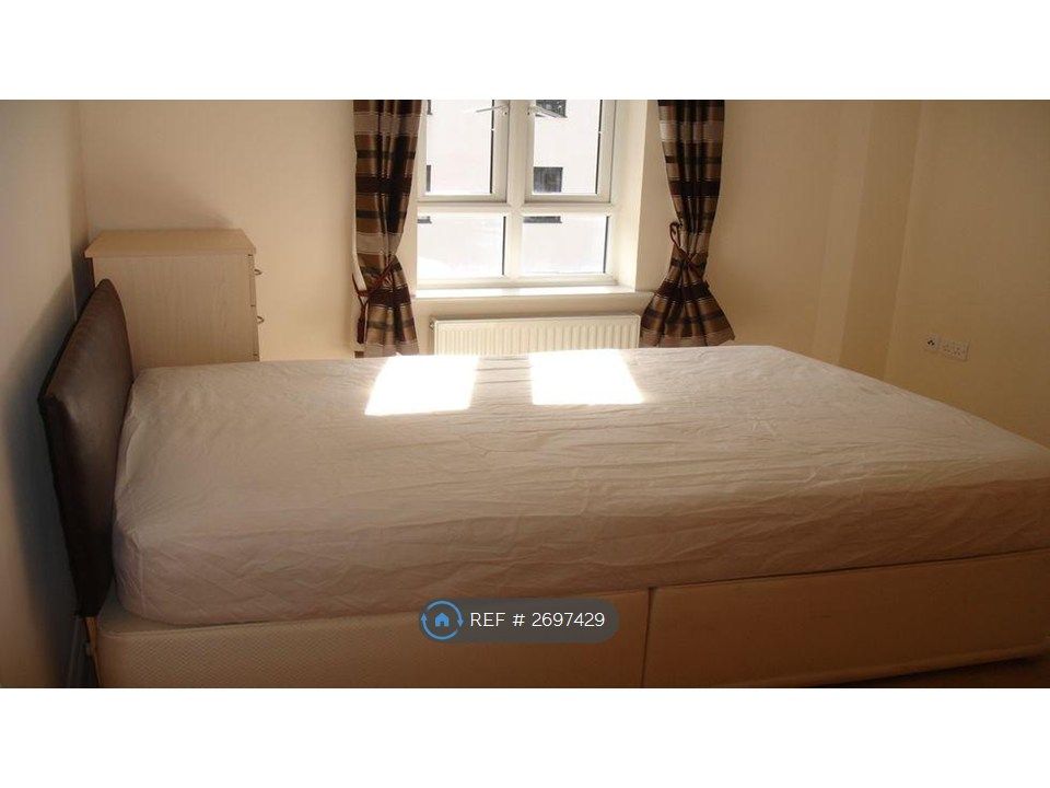 Property photo 1 of 11 Master Bedroom