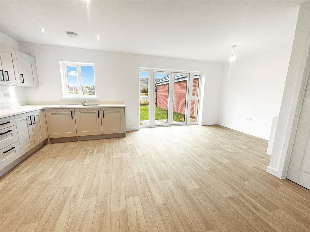 Property photo 3 of 16 Picture No. 33