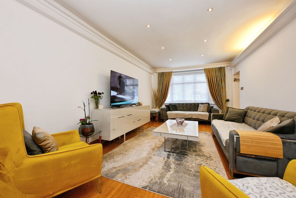 Property photo 2 of 22