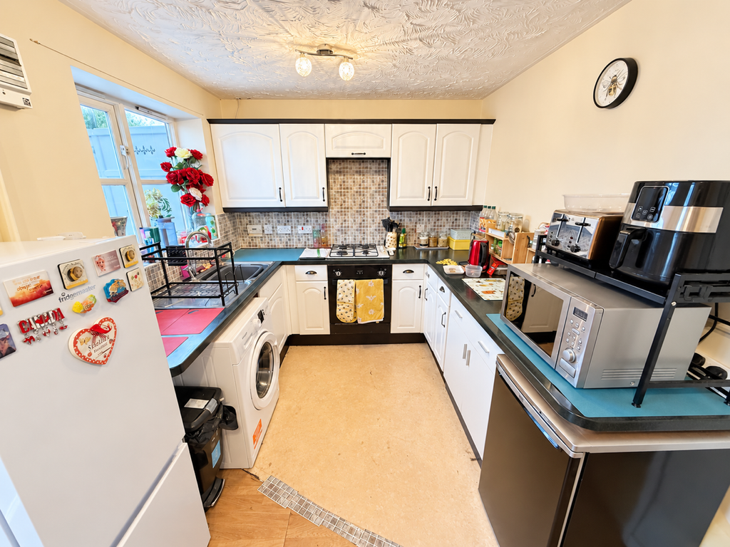 Property photo 3 of 14 81A2301D-3B00-41Fa-8E34-C1F3F85F75CD