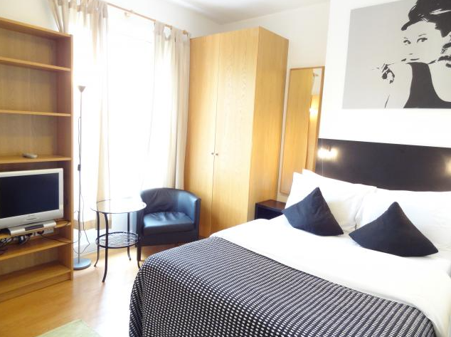 Property photo 1 of 8 Studio To Rent Bloomsbury