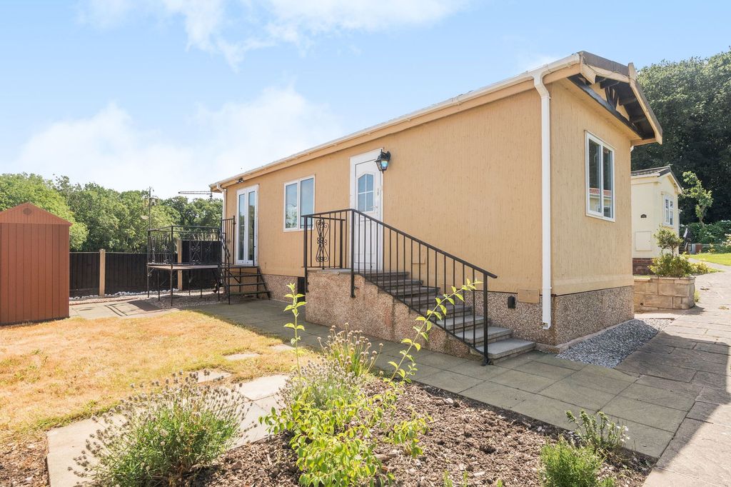 Property photo 1 of 20